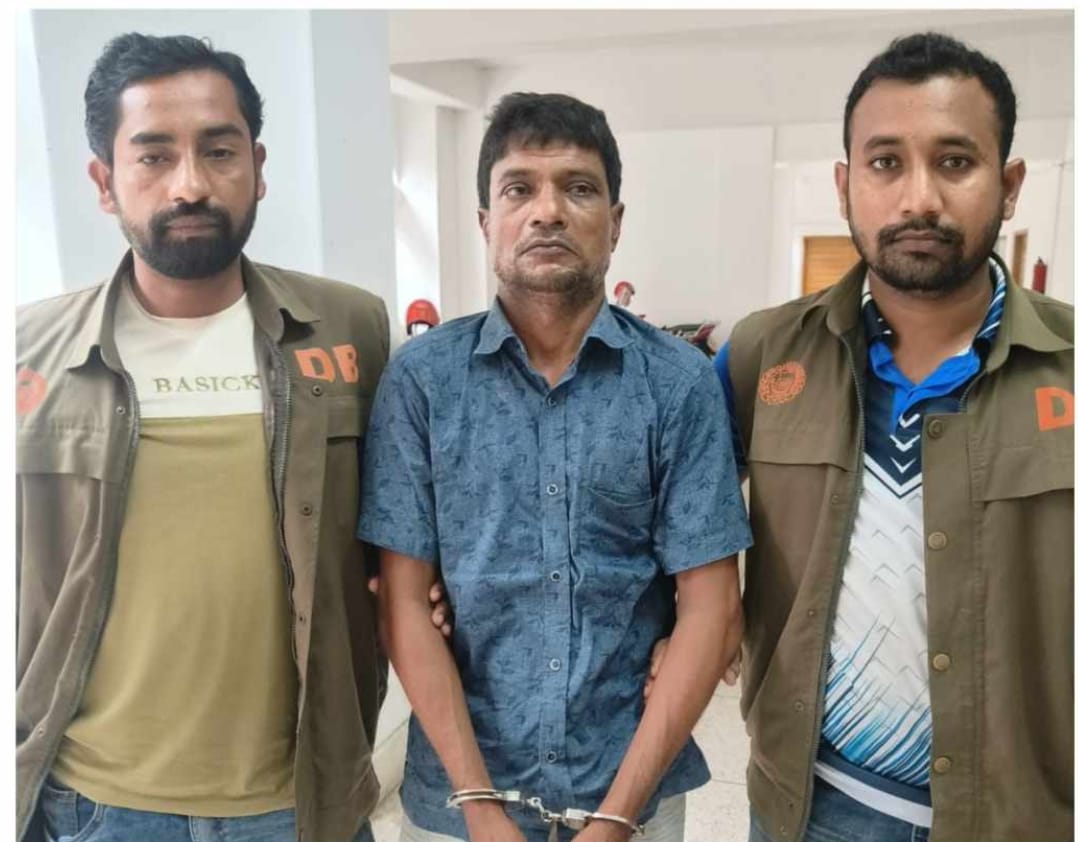 চাঁপাইনবাবগঞ্জে আলোচিত চাঞ্চল্যকর জোড়া খুন মামলার ঘটনার সাথে জড়িত গ্রেফতার-০৪