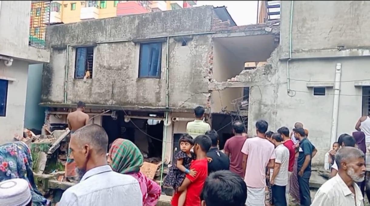 আশুলিয়ায় গ্যাস লিকেজ থেকে বিস্ফোরণ, দগ্ধ ৬