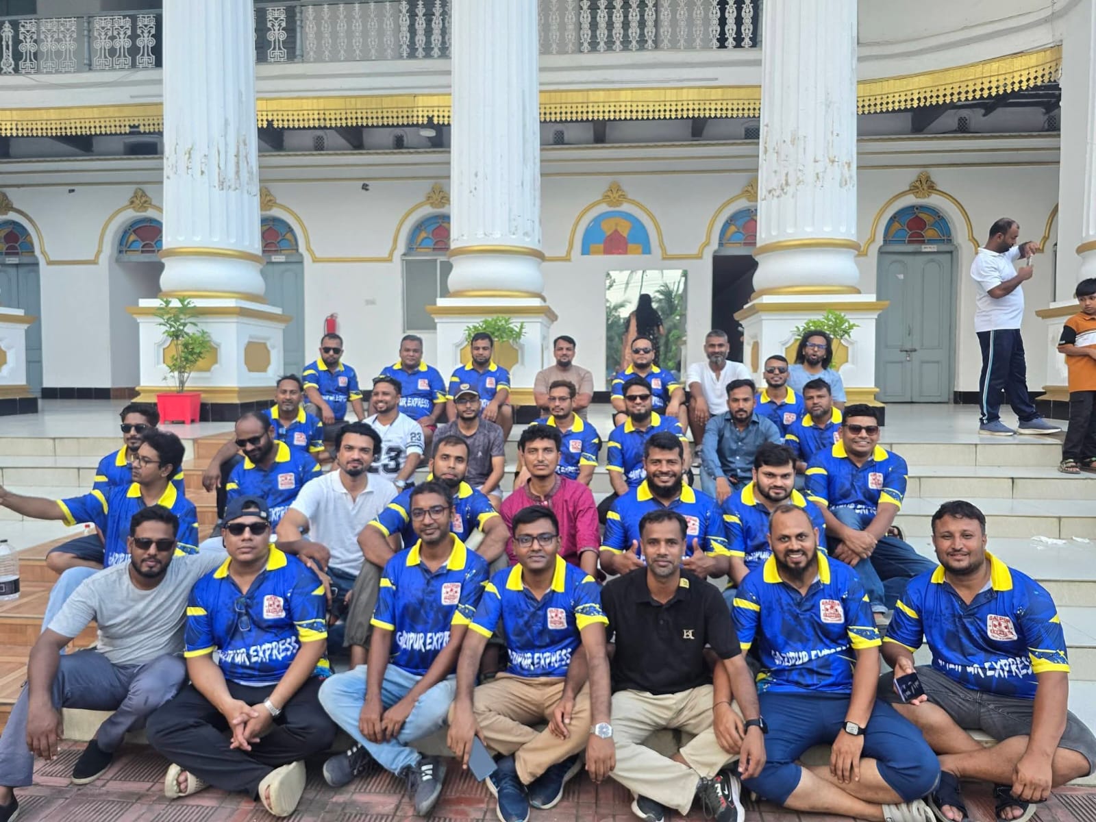 নদীর বুকে, বন্ধুদের সাথে—গাজীপুর এক্সপ্রেসের নৌকা ভ্রমণে ০৫০৭ ব্যাচের মিলনমেলা